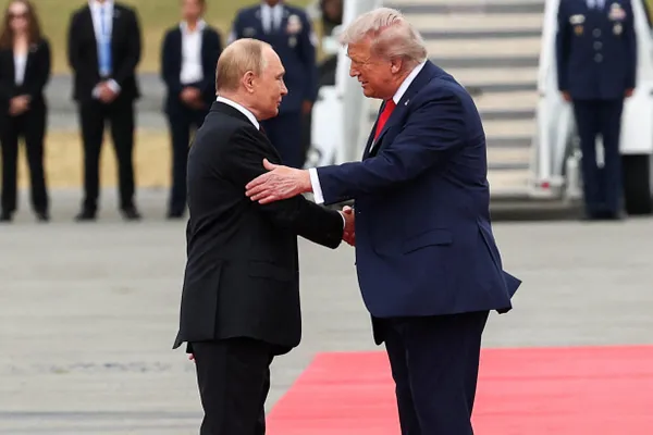 Помощник президента Юрий Ушаков заявил, что Москва не ждёт выполнения достигнутых на саммите в Анкоридже соглашений и ориентируется на реализацию собственных целей.