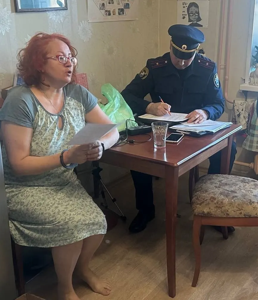 Коряжемский городской суд 11 июня продлил арест Ирины Печенкиной по обвинению в участии в экстремистской организации. По версии следствия, основанием послужили публикации в соцсетях и показания сотрудников.