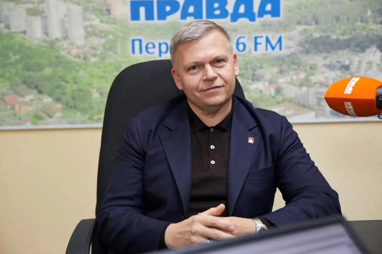 Алексей Дёмкин объявил о победе на праймериз «Единой России» и намерении выдвигаться в депутаты Заксобрания Пермского края. Ранее он занимал пост мэра и работал в краевом правительстве; персональные скандалы заставляли его уходить из политики.