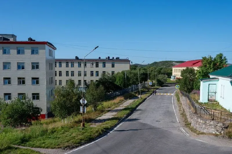 Региональная Дума единогласно приняла закон, которым Оленьей Губе присвоено почётное звание — признание заслуг моряков‑подводников и дань уважения историческому наследию.