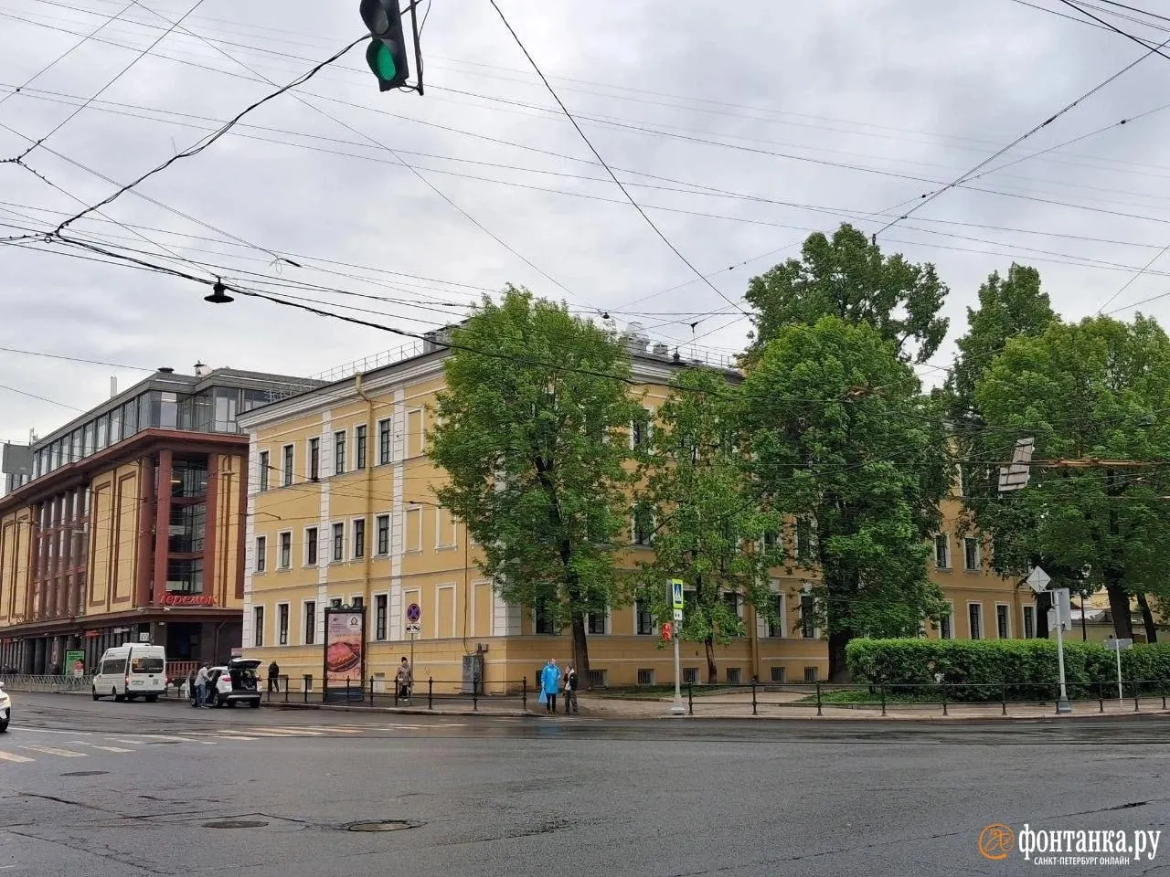 После пожара здание восстановили и открыли бутик‑отель, но пятеро людей с пропиской по этому адресу до сих пор не вернулись и спорят о размере компенсации.