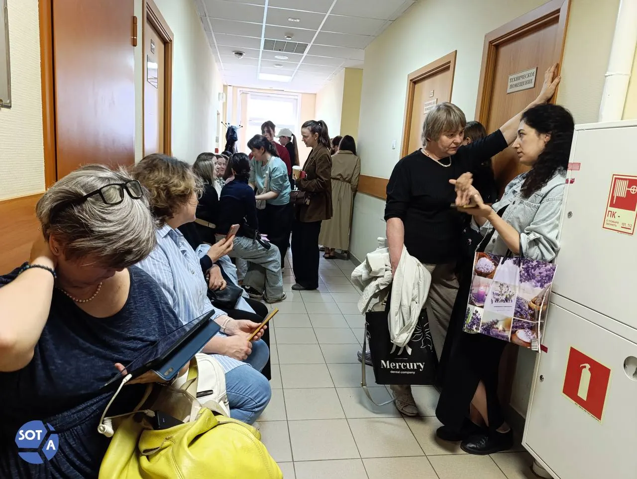 Симоновский суд Москвы отказался вернуть в прокуратуру уголовное дело о деятельности организации, в рамках которого шестерых обвиняемых держат под стражей или под домашним арестом. Заседание отложено для представления дальнейших доказательств.