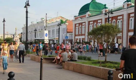 Праздничная программа стартует в 15:00 на нескольких площадках города и завершится концертом Полины Гагариной. После концерта в 23:00 в Успенском кафедральном соборе начнётся божественная литургия под руководством митрополита Дионисия.
