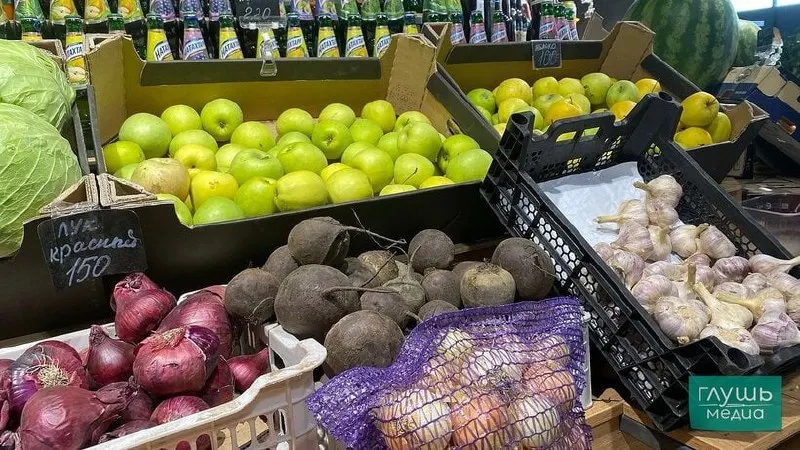 По данным управления ветеринарии Саратовской области, за месяц проверили свыше 84,5 тыс. партий продуктов: с реализации сняли более 5,8 т некачественных овощей и фруктов и около 70 кг опасного молока.