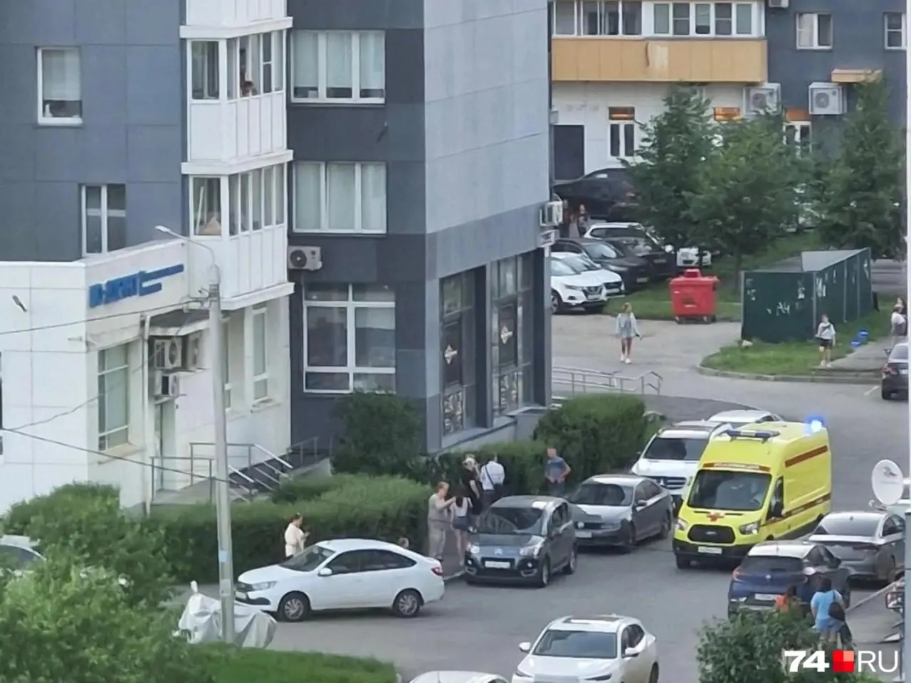 18 июня на Тополиной Аллее 13-летняя девочка упала из окна многоэтажного дома. Реанимационные мероприятия не спасли её; по предварительной версии, это несчастный случай.
