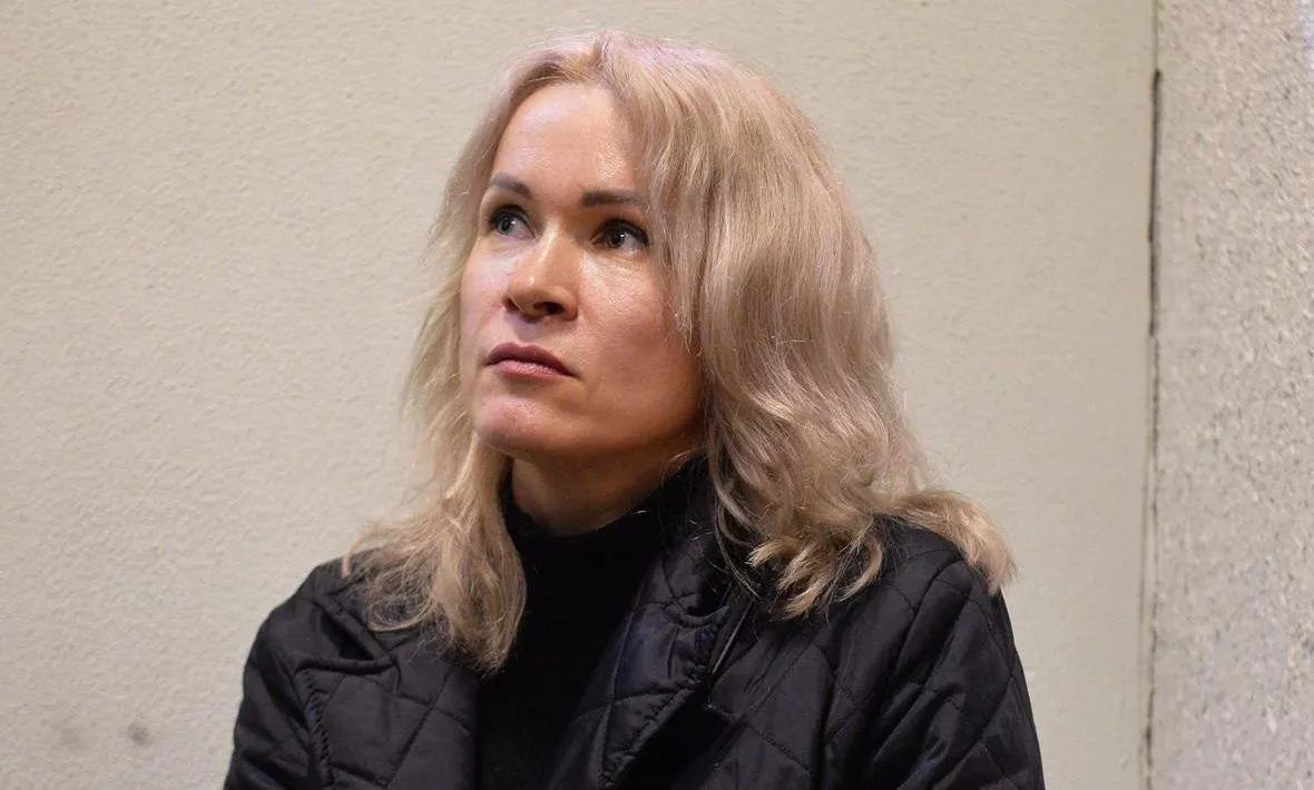 Рубцовский городской суд приговорил журналистку Марию Пономаренко к одному году и десяти месяцам по делу о «дезорганизации деятельности колонии». С учётом неотбытой части общий срок составил два года и три месяца. В отношении Пономаренко также открыто ещё одно уголовное дело; правозащитники признают её политзаключённой.