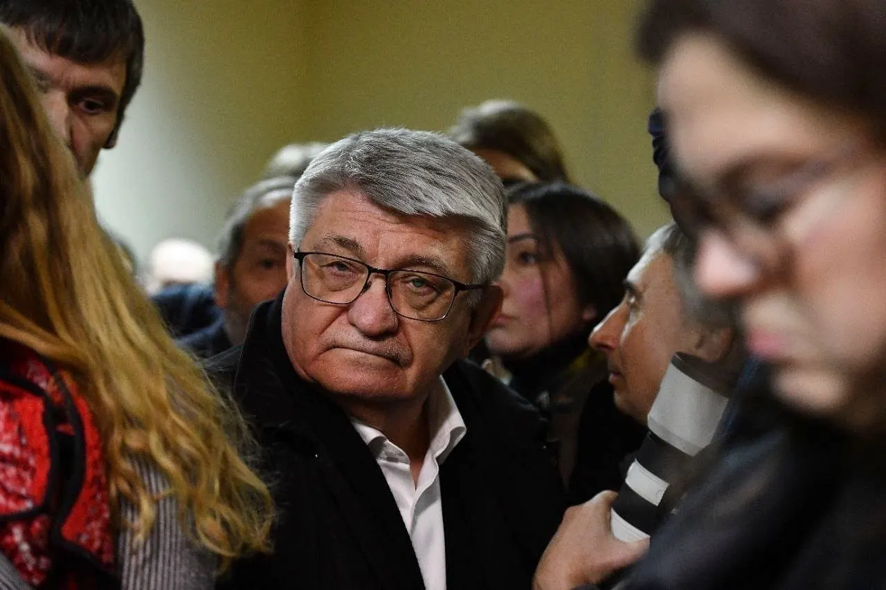 В день юбилея режиссёр Александр Сокуров опубликовал текст письма, адресованного Никите Михалкову, в котором просил содействия в разблокировке показа ряда фильмов; по словам Сокурова, ответа не последовало.