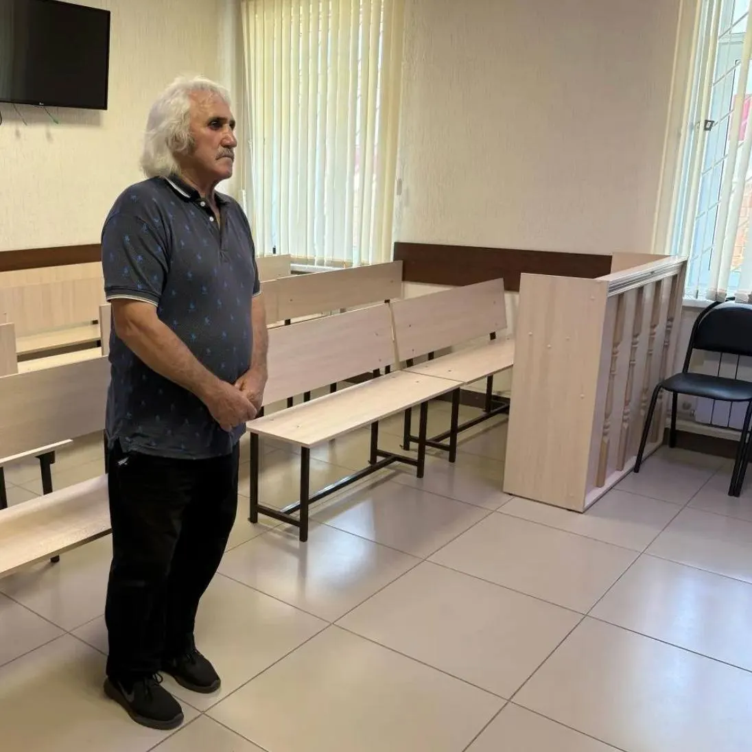 63‑летнего мужчину признали виновным в незаконном хранении взрывчатых веществ: бездымный порох, купленный в 2010 году, изъяли в феврале 2026 года.