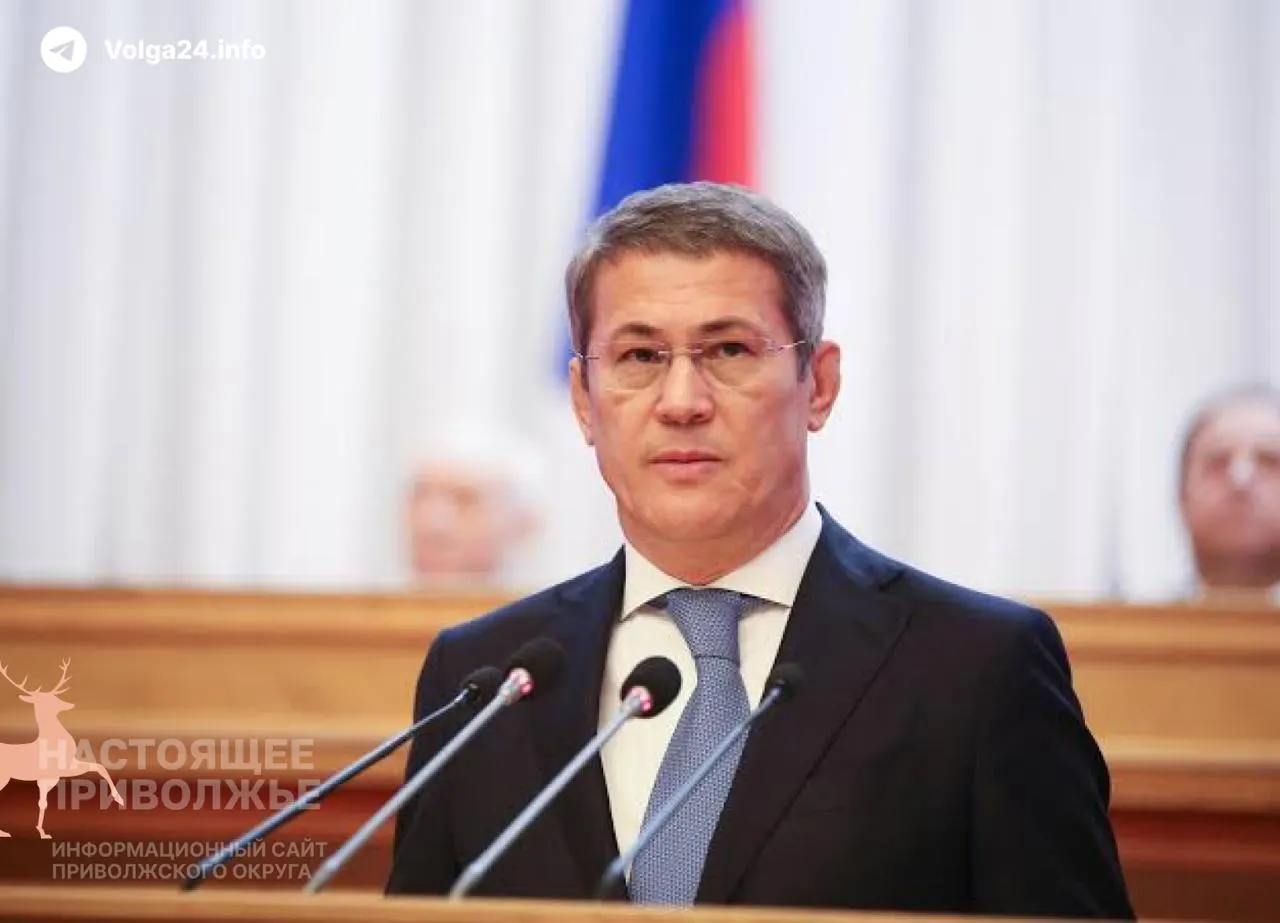 Глава республики Радий Хабиров 16 июня сообщил о разработке регионального закона, который обеспечит меры поддержки и социальные гарантии для священников, находящихся в зоне СВО. Принятие документа задерживается из‑за юридических коллизий, однако его планируют утвердить.