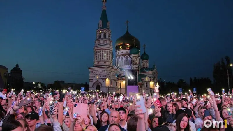 Власти Омской области обещают насыщенную и разнообразную программу по примеру прошлого года. Главные площадки — Пешеходный Любинский и Соборная площадь, ожидается участие всех молодёжных организаций региона.