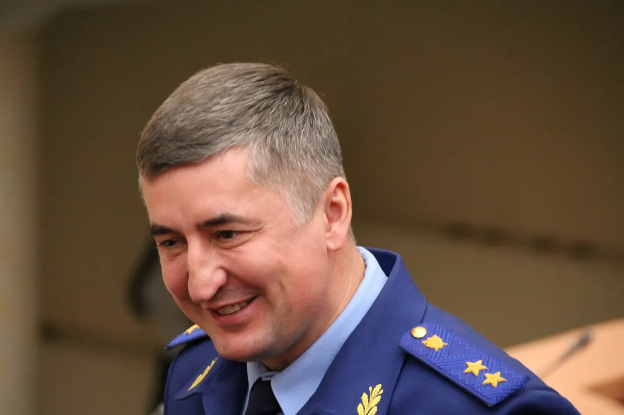 Указ президента, вступивший в силу 28 июня, назначил Романа Пантелеева прокурором Саратовской области. Его предшественник Сергей Филипенко переведен на пост прокурора Воронежской области на пятилетний срок.