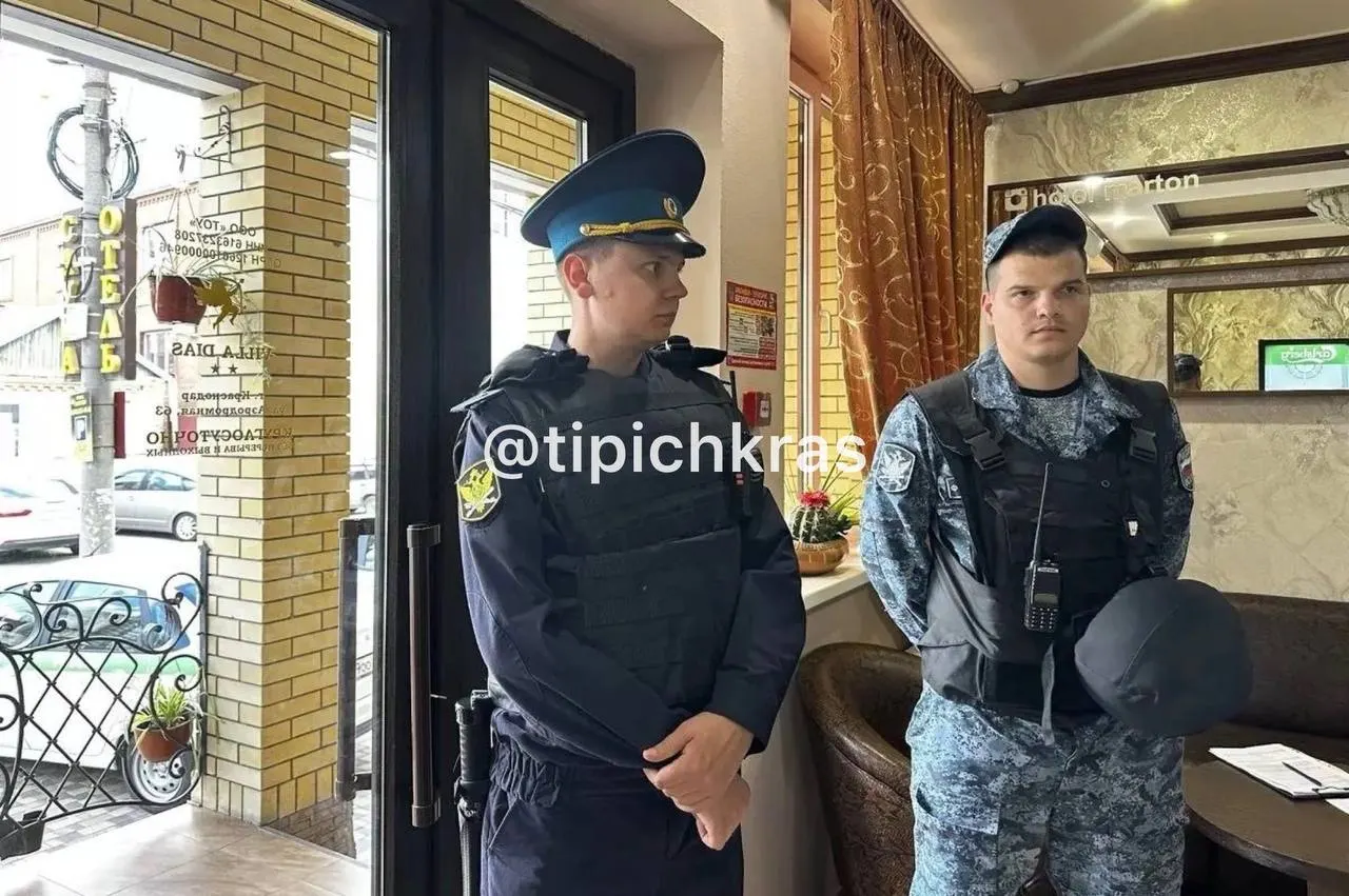 Судебные приставы запретили эксплуатацию пяти гостиниц и ряда нежилых помещений в Краснодаре после вступления в силу решения Арбитражного суда края; владелец сети находится под арестом.