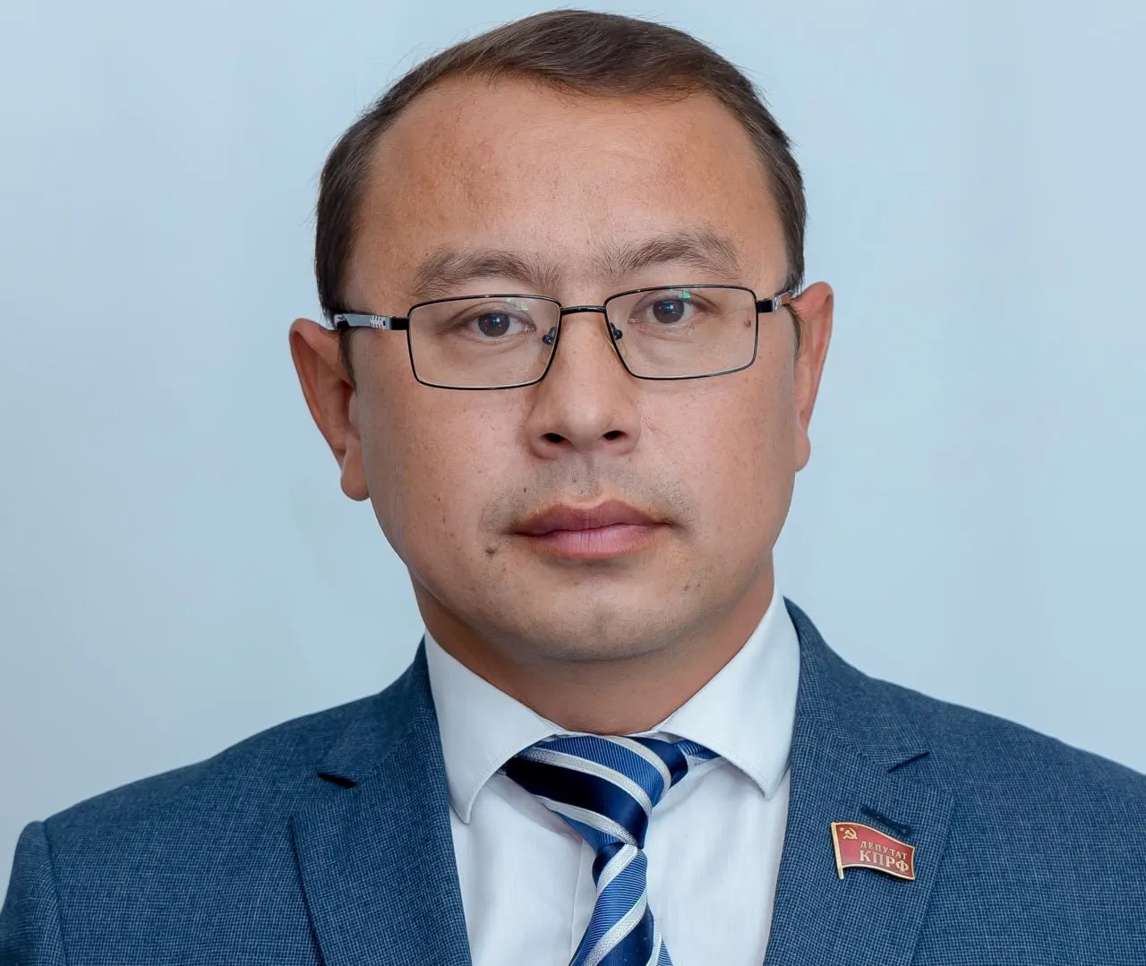 Ленинский райсуд Оренбурга оштрафовал депутата Заксобрания Оренбургской области Нурлана Мунжасарова на 1,5 тыс. руб. по статье о демонстрации экстремистской символики. По этой статье также предусмотрен годовой запрет избираться.
