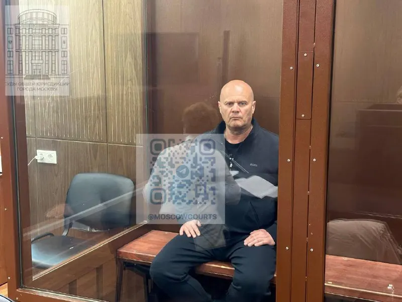 2 июня в суде начались предварительные слушания по делу бывшего мэра Владислава Логинова и нескольких соучастников, обвиняемых в получении и посредничестве во взятках на сотни миллионов рублей.