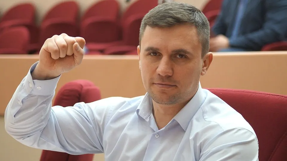 КПРФ объявила Николая Бондаренко главой территориальной группы партии по Удмуртской Республике и Пермскому краю — решение принято на съезде, теперь голоса за партию в этих регионах увеличивают шансы его избрания.