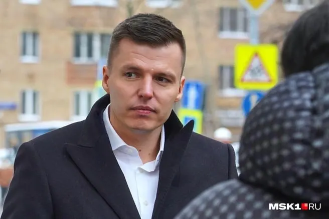 Бизнесмен, приговорённый к семи годам колонии за незаконные банковские операции, и его защита подали апелляцию. По словам адвоката, Чекалин в СИЗО ведёт себя спокойно и проводит время за чтением.