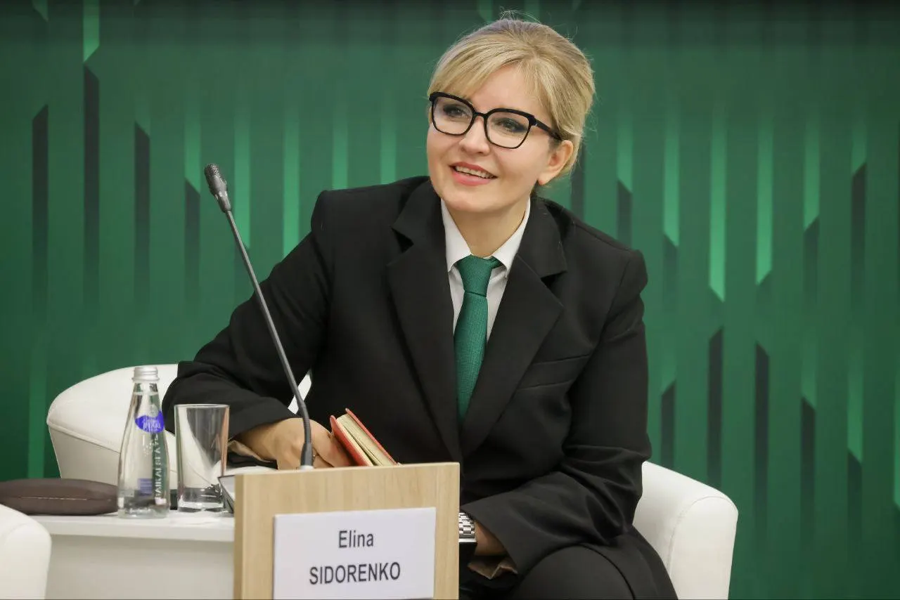 Элина Сидоренко получила первое место в региональном списке ЛДПР по Новосибирской области и Алтаю. На второй позиции — экс-вице-мэр и директор филармонии Анна Терешкова, которая заявляет о намерении продолжать работу в Новосибирске.
