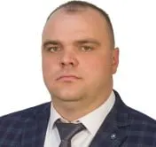 36‑летний Виктор Гильдерман будет курировать материально‑техническое обеспечение и закупки, лицензирование и экономику отрасли, а также вопросы оплаты труда медработников.