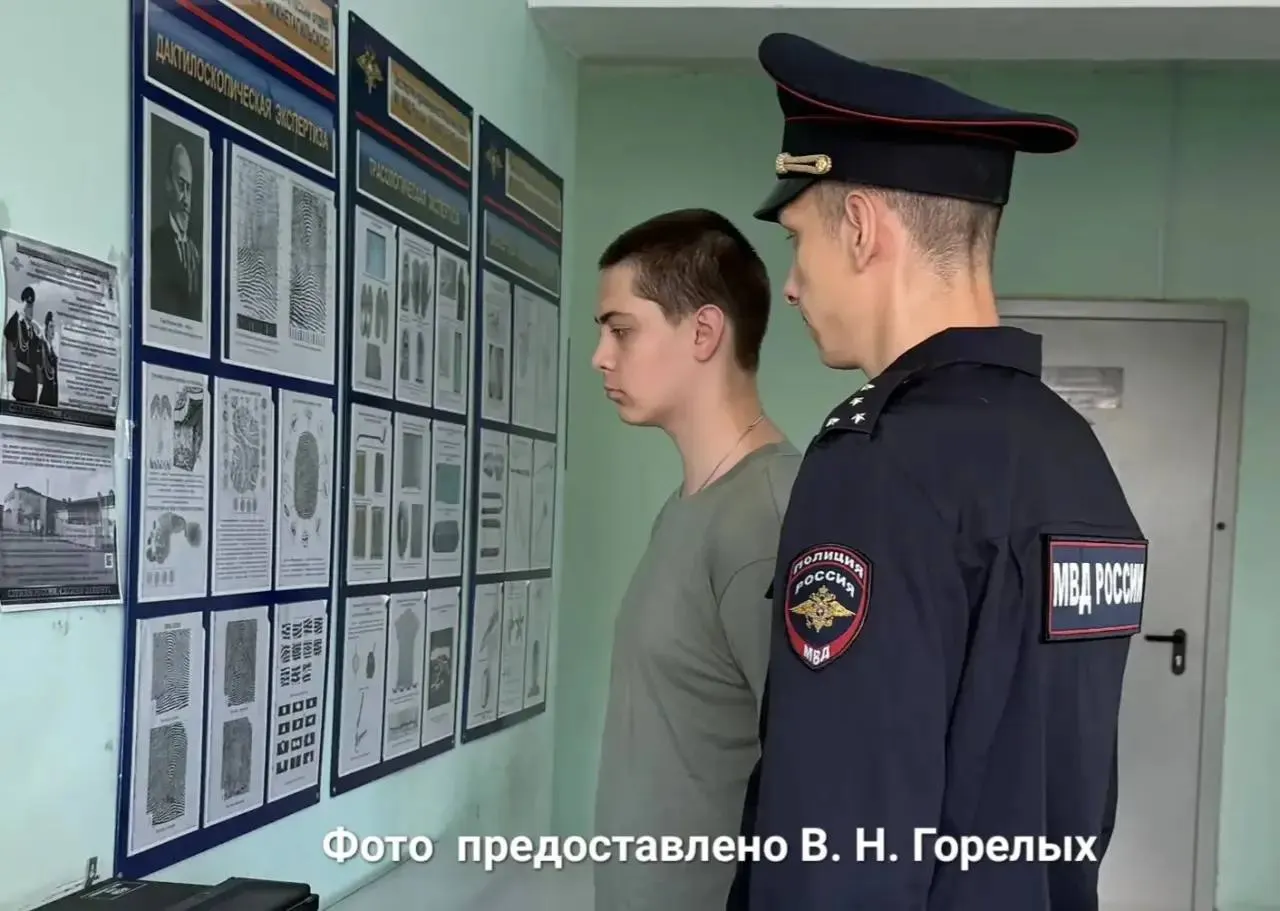 18‑летнему студенту грозит до 15 суток ареста по административному протоколу о пропаганде нацизма после заказа пиццы с указанием имени «Адольф Гитлер». Поводом стала жалоба депутата регионального заксобрания.