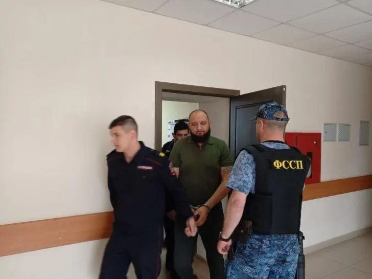 Советский районный суд Уфы признал бывшего сотрудника правительства виновным в покушении на мошенничество при организации набора добровольцев на СВО и назначил реальный срок — 3,5 года.