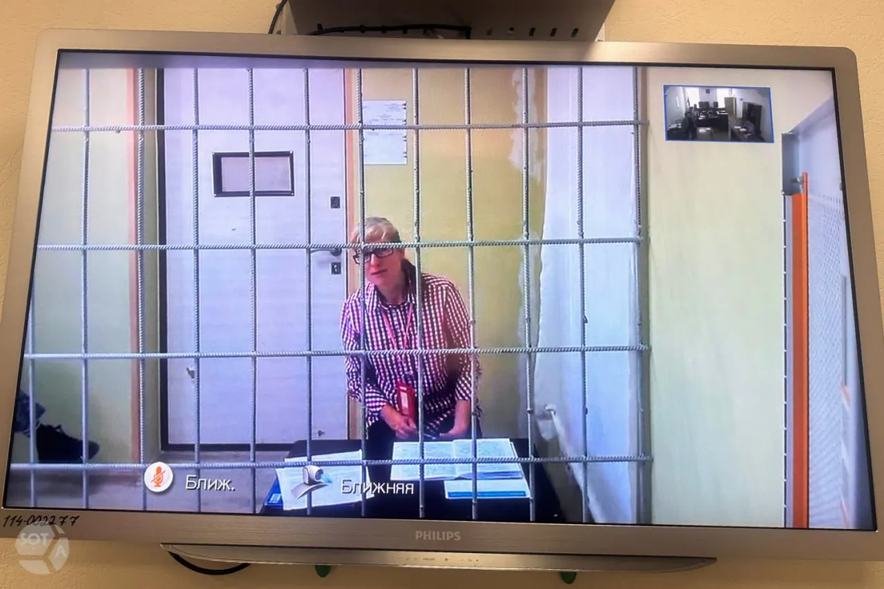 Ленинградский областной суд отклонил ходатайство петербургской переводчицы и активистки Елены Абрамовой об УДО. Защита ссылалась на положительное поведение в колонии и семейные обстоятельства.