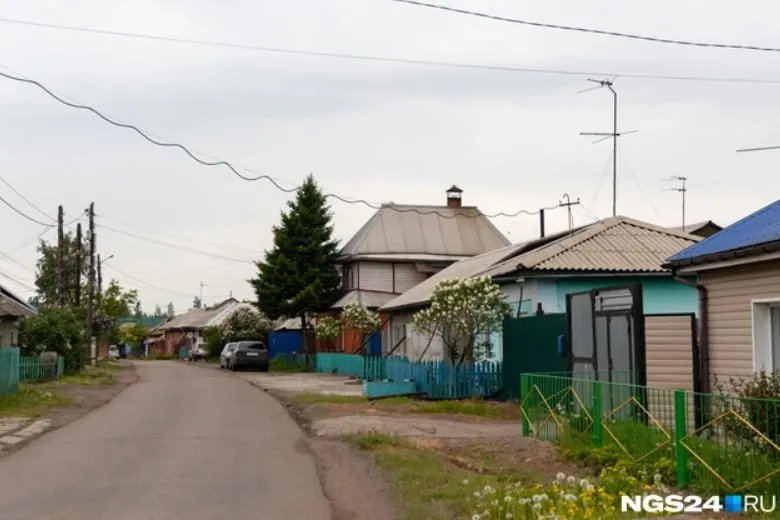 В присоединённой к Красноярску Берёзовке в зону застройки могут войти улицы с частными домами. Администрация утверждает, что снос участков не планируется, местные жалуются на запрет регистрации новых построек.