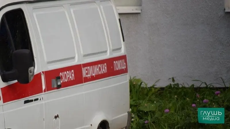 Полиция задержала двух подозреваемых — 31 и 36 лет. Пострадавшего госпитализировали, по факту инцидента начата проверка.