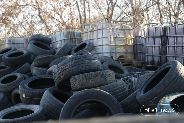 В городе готовят пункт приёма покрышек на Миномётчиков, 30 — шины будут принимать бесплатно, но с ограничением: не более четырёх штук от одного человека в год. Открытие пока не назначено.