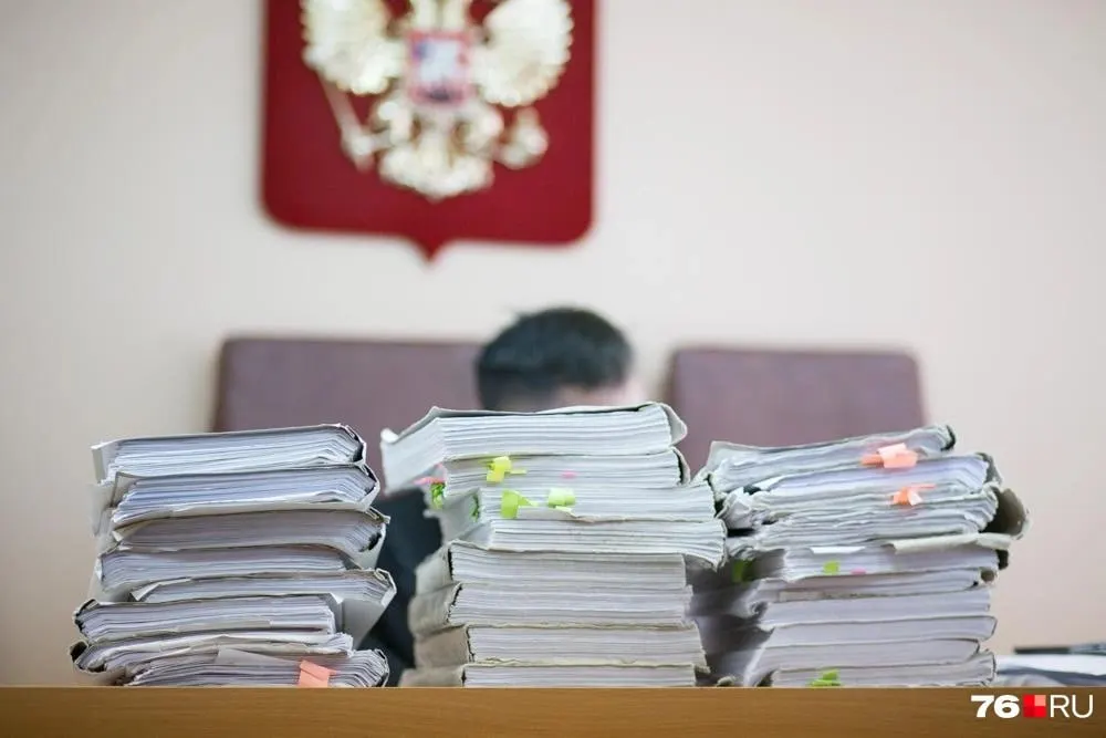 Апелляции троих мужчин, обвиняемых в убийстве 17‑летнего подростка в Крапивинском округе, отклонены. Их оставят в СИЗО до конца июля, сообщили в пресс‑центре ведомства.
