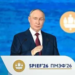На ПМЭФ Путин заявил, что «бегло» прочитал открытое письмо Зеленского, не считает целесообразной личную встречу на текущем этапе и призвал военных «работать, братья».