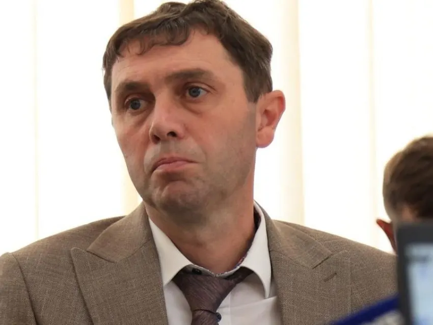 Глава города заявил, что несмотря на готовые технические решения, работа по велоинфраструктуре в 2026 году не продвинется из‑за нехватки финансирования; по плану до 2041 года должно появиться 133,15 км, сейчас — около 7,5 км.