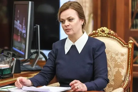 Президент подписал указ о включении в президиум Совета по стратегическому развитию статс‑секретаря — заместителя министра обороны и председателя фонда «Защитники Отечества» Анны Цивилевой. По данным расследования, она является родственницей президента. Ранее указом были расширены полномочия фонда для поддержки новых категорий ветеранов и участников боевых действий.
