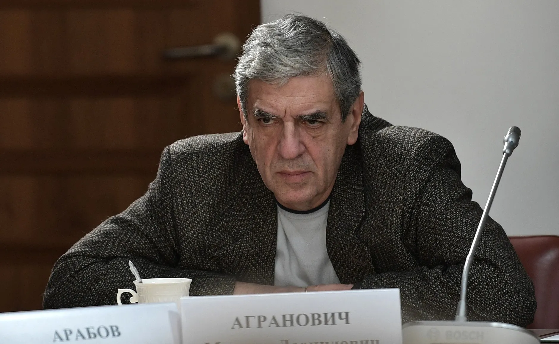 Операторский факультет ВГИКа объявил набор в специальную группу мастерской Михаила Аграновича: бесплатное обучение с 2027 года при подписании годичного контракта с войсками беспилотных летательных аппаратов. Участникам обещают общежитие, статус ветерана и льготы.