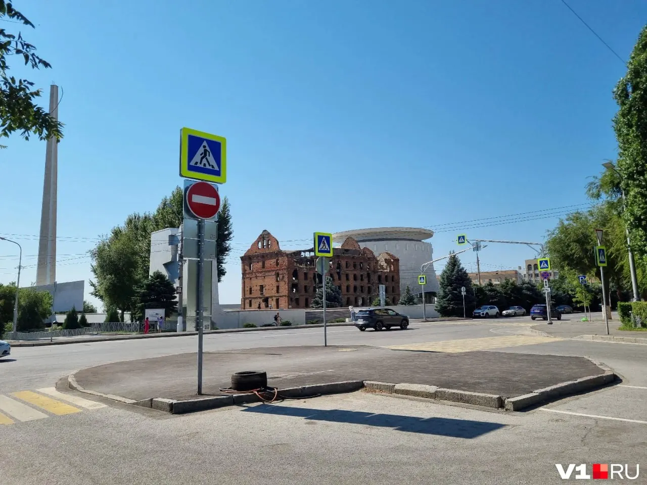 Председатель регионального отделения общества охраны памятников заявил, что превращение улицы Советской в зону платной парковки проводится без необходимой историко‑культурной экспертизы и может повредить объекты культурного наследия.
