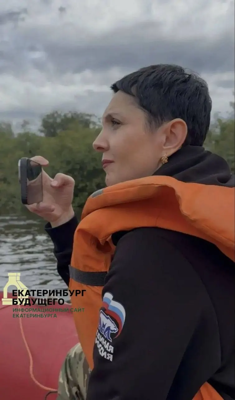В регионе подтоплены сотни жилых домов и садовых участков, в 10 муниципалитетах введён режим ЧС. Власти устраняют последствия на местах, а кандидаты включили стихию в предвыборную повестку.