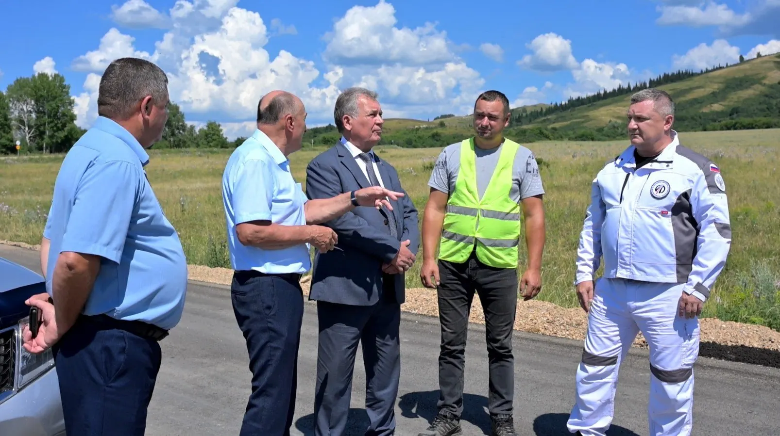 Ремонт участка трассы Змеиногорск — Барановка — Лазурка: уже уложено около 3 км асфальта, в рамках нацпроекта планируют обновить более 9 км. Стоимость работ — почти 248 млн рублей.