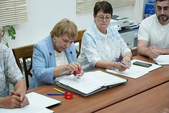 ТИК «Приморская» в Сочи зарегистрировала трех первых кандидатов в депутаты Государственной думы РФ. Всего от сочинского округа планируют выдвинуться восемь человек.