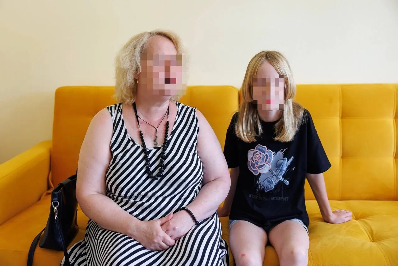 Жительница Волгограда утверждает, что её дочь почти год подвергалась буллингу в школе, а затем якобы попытка совершить действия сексуального характера. Руководство учебного заведения даёт другую версию, проводится проверка.