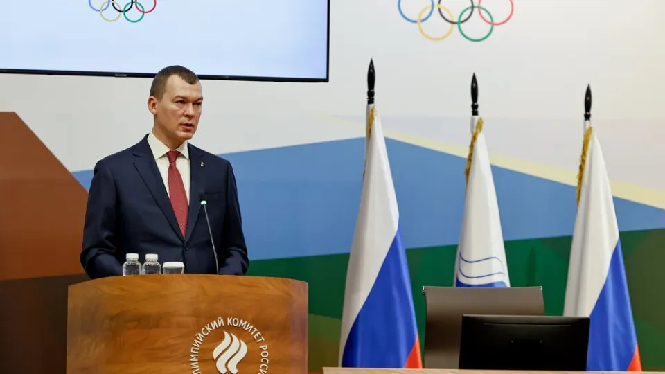 Олимпийский комитет России изменил устав, убрав ссылки на ряд спорных регионов — это условие для частичного снятия санкций МОК. Решение вызвало волну критики в социальных медиа, министр спорта отверг обвинения и объяснил смысл изменений.