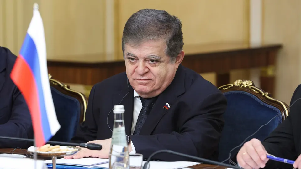 Сенатор заявил, что введение выездных виз и «железного занавеса» маловероятно и приведёт к серьёзным последствиям, тогда как в сети ранее появлялись сообщения о подготовке соответствующего законопроекта.