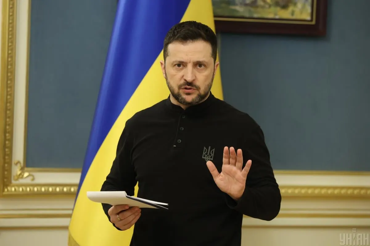 Президент Украины заявил, что дальнобойные удары по территории России заставляют Москву готовиться к войне, а не пересматривать её курс. При этом в РФ растёт число желающих окончания конфликта, и после выборов не исключена новая мобилизация.