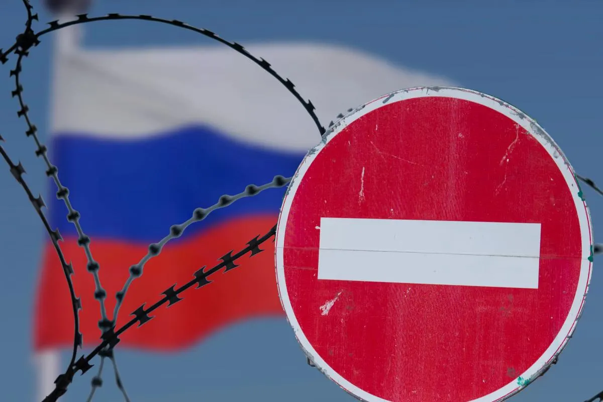 Послы стран ЕС не смогли согласовать 21‑й пакет санкций против РФ: обсуждение перенесено на 22 июля, временно продлён потолок цен на нефть, а Австрия и Греция выдвинули встречные требования.