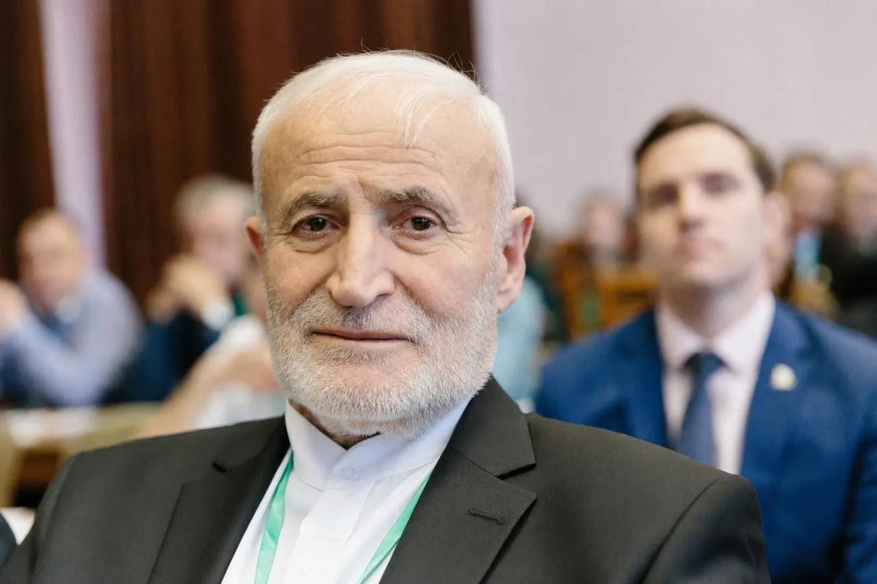 Главного редактора и издателя из Северной Осетии И. Сидакова обвинили в распространении материалов без маркировки «иностранных агентов» — претензии касаются декабрьского выпуска и интервью с федеральными политиками. Это происходит на фоне усиленного давления на представителей партии перед выборами.