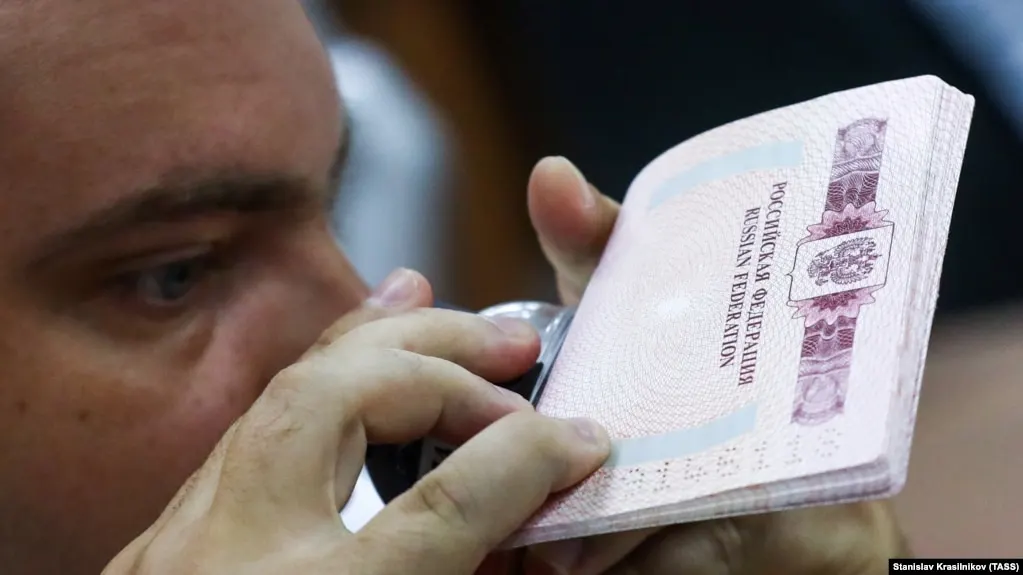 Визовые центры Словакии в России временно прекратили приём заявлений на шенгенские визы: принимают только заявки на спортивные визы, национальные визы для учёбы, воссоединения семьи и специальной работы продолжают выдавать.