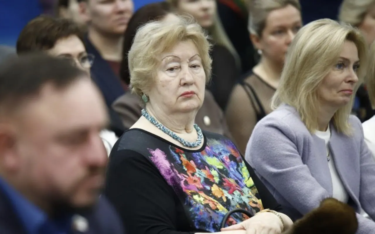 В Псковскую городскую думу внесена кандидатура Елены Косенковой — инициатором стал руководитель клуба «Патриот». В числе аргументов — создание швейной фабрики «Славянка» и поддержка участников войны в Украине.
