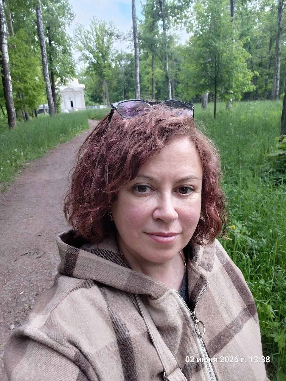 Петродворцовый районный суд признал комментарии активистки в соцсетях возбуждающими вражду и назначил штраф 10 тысяч рублей. Она не согласна с решением и намерена его оспаривать.
