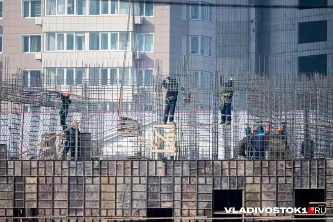 3 июля власти Приморского края утвердили Генеральный план Владивостокского городского округа. Первый этап реализации запланирован до конца 2030 года, полное выполнение — к 31 декабря 2045 года. Документ предполагает масштабное развитие социальной, транспортной и инженерной инфраструктуры.