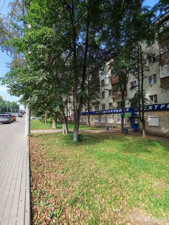 Торговую площадь 313,8 м² на улице Владимирской предлагают за 19,9 млн рублей — магазин прекращает работу.