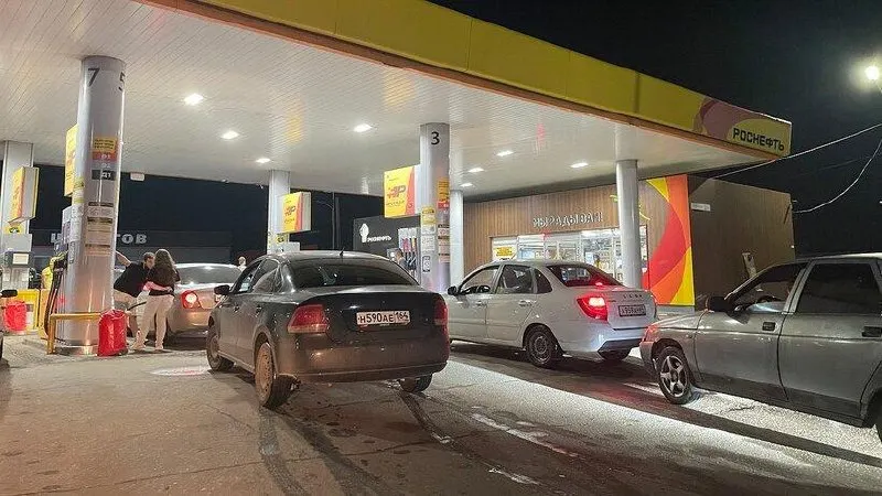 Прокуратура признала остановки вынужденными и опротестовала постановления о штрафах. После проверки скорректировали алгоритмы работы камер, чтобы снизить риск ошибочных штрафов.
