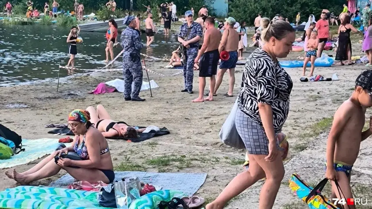 На базе отдыха «Чайка» на озере Увильды отдыхающие и медики пытались реанимировать мужчину, но он скончался. Следов криминала не найдено, обстоятельства выясняются.